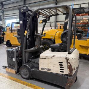 Used Crown 1.8T Electric Forklift - SC5215-30