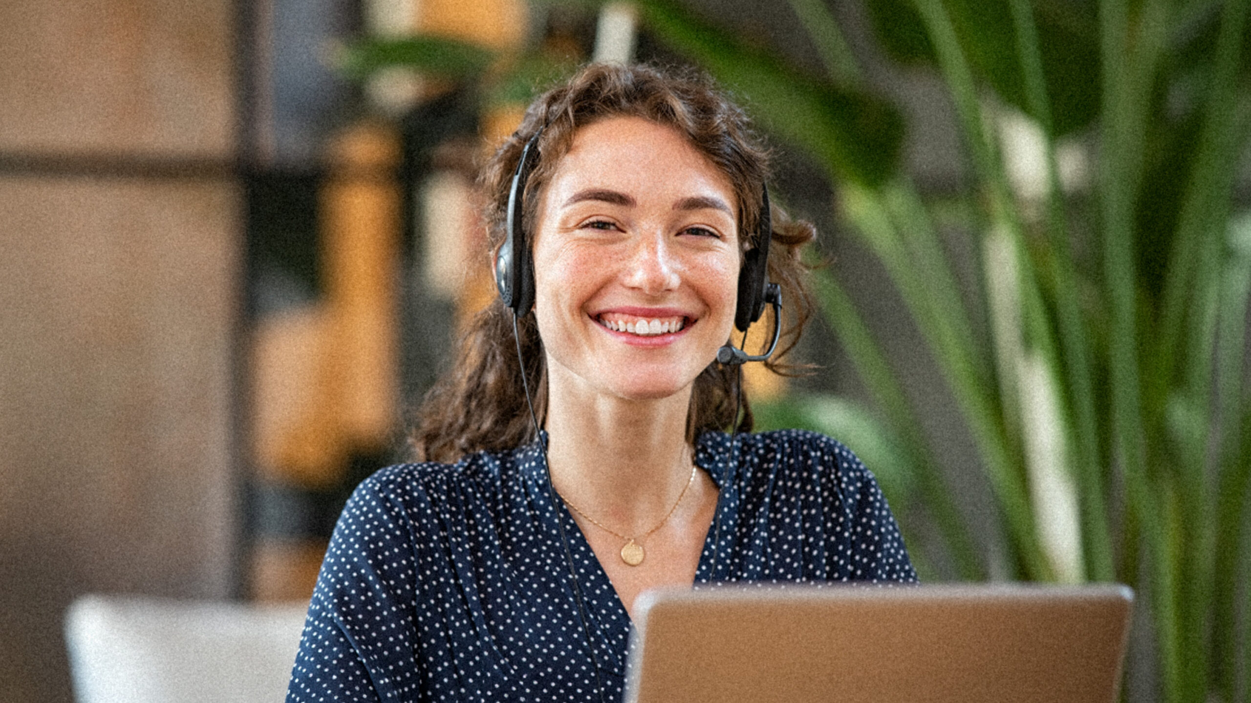 Sales and Customer Service Role with United.
