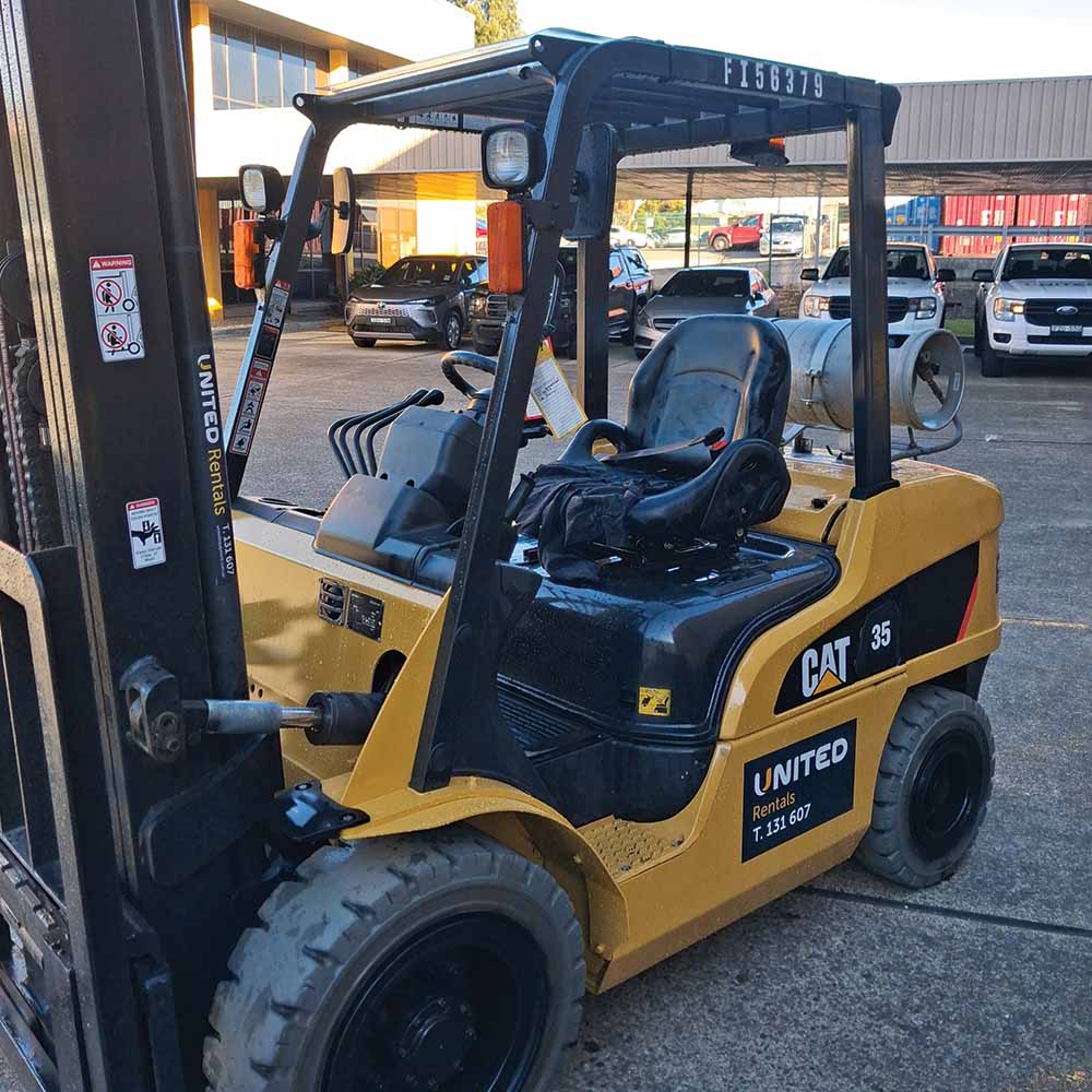 Used 3.5T Cat LPG Forklift 2014 GP35NT - Image 2