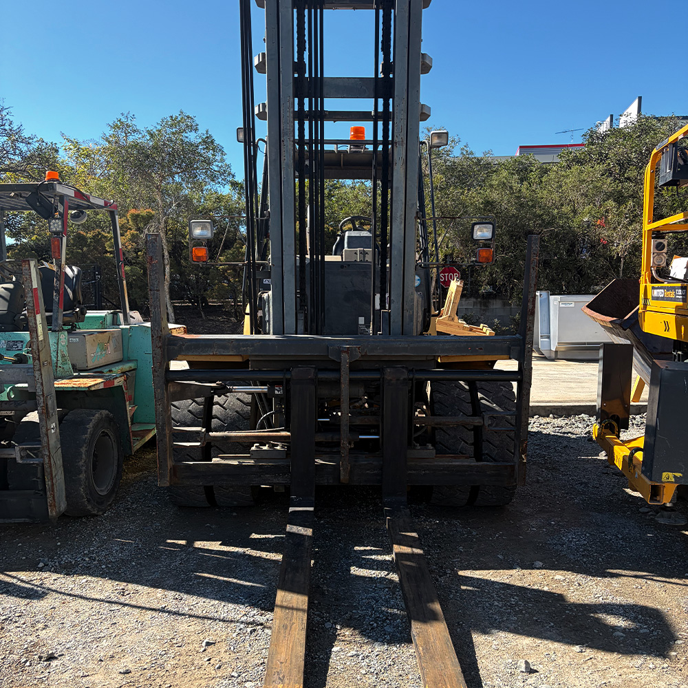 Used Cat 8.0T Diesel Forklift - Image 2
