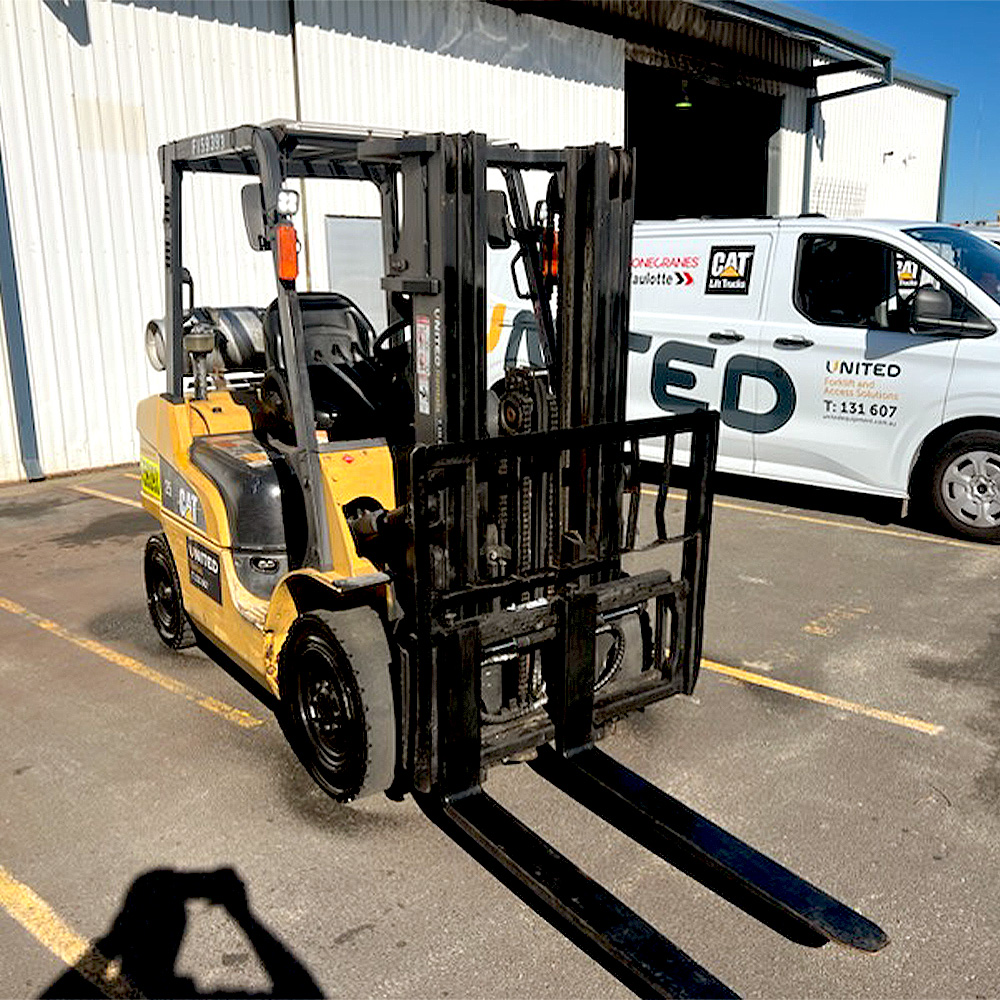 Used Cat 2.5T LPG Forklift – GPE25NT - Image 2