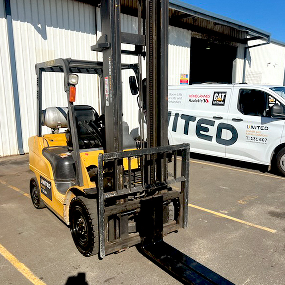 Used Cat 2.5T LPG Forklift – GP25NT - Image 2