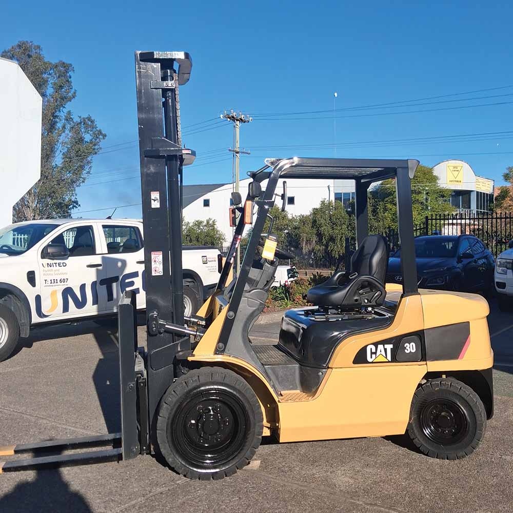 Used Cat 3.0T Diesel Forklift - DP30NT-C