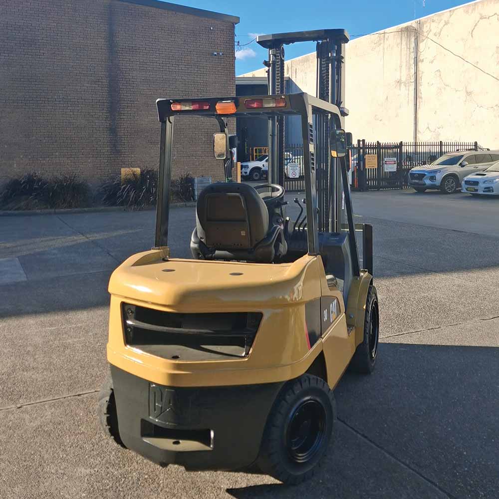 Used Cat 3.0T Diesel Forklift - DP30NT-C - Image 3