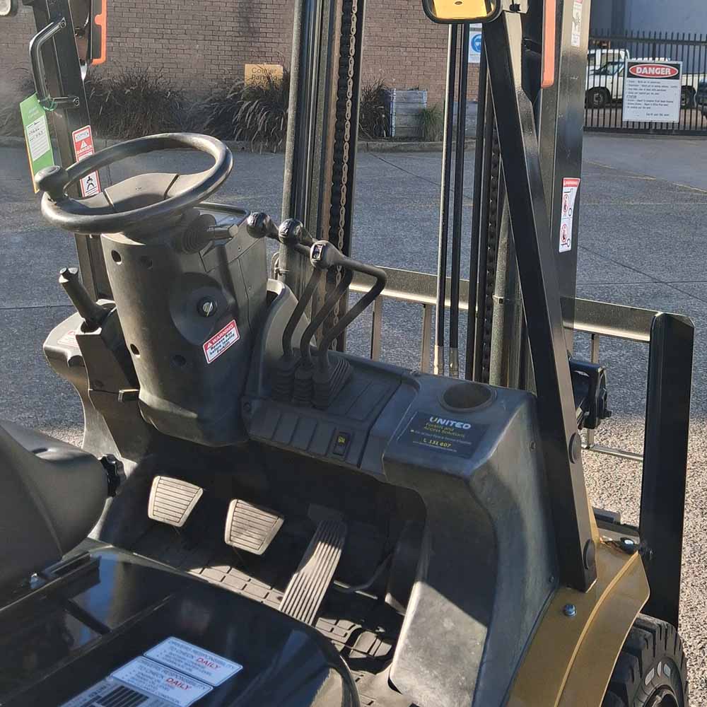 Used Cat 3.0T Diesel Forklift - DP30NT-C - Image 7