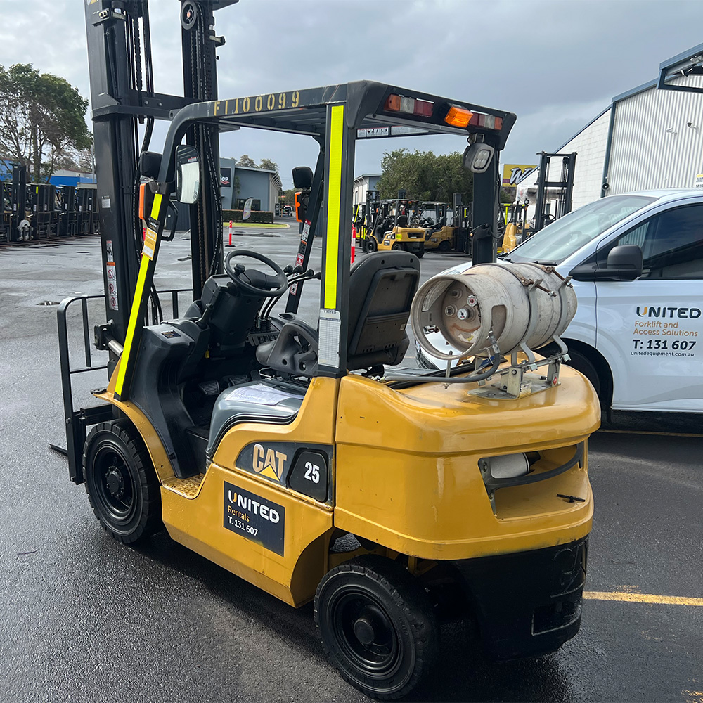 Used Cat 2.5T LPG Forklift - GP25NT - Image 3