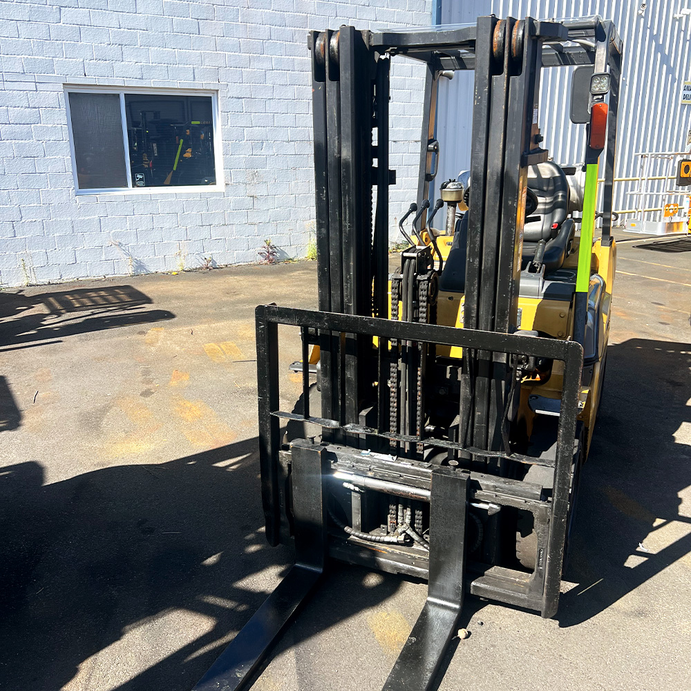 Used Cat 2.5T LPG Forklift – GPE25NT - Image 3