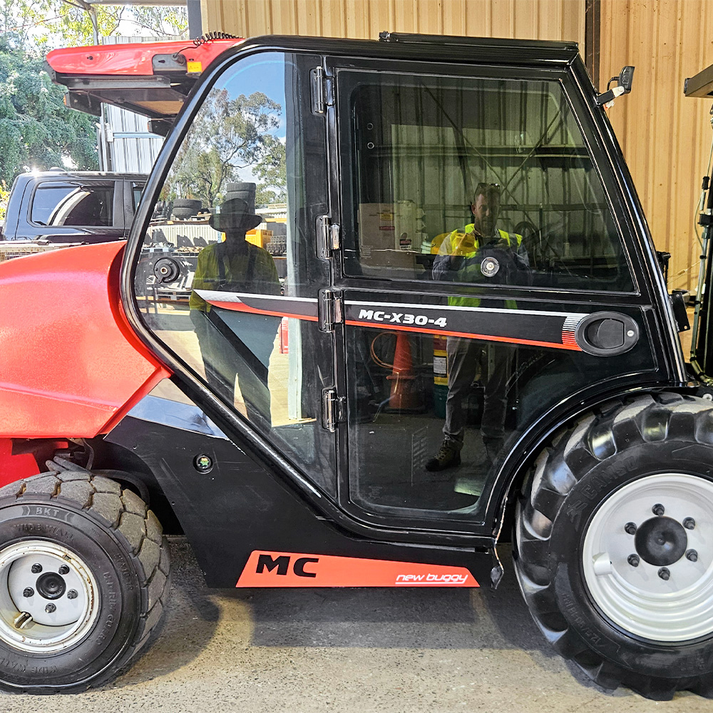 Used Manitou 3.0T Diesel Forklift - MCX 30-4 - Image 2
