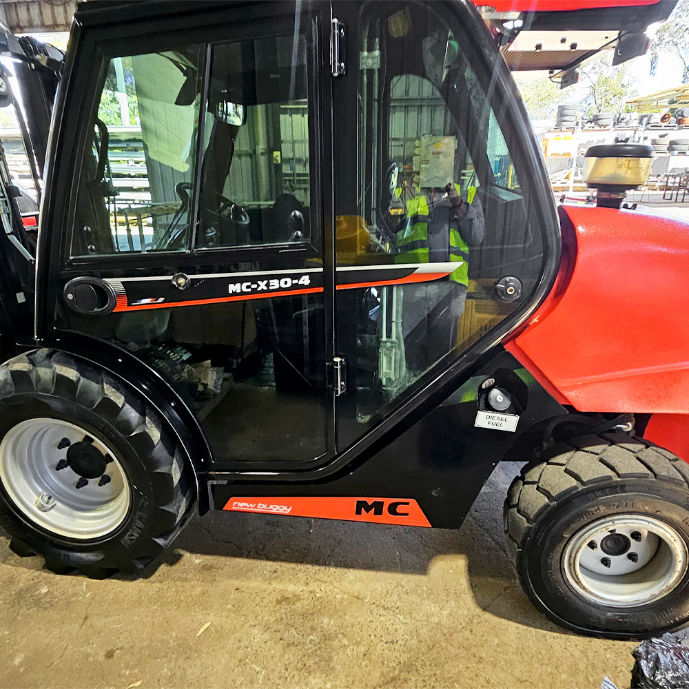 Used Manitou 3.0T Diesel Forklift - MCX 30-4 - Image 3