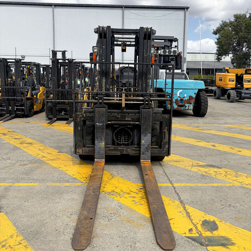 Used Cat 5.5T LPG Forklift - GP55N - Image 5