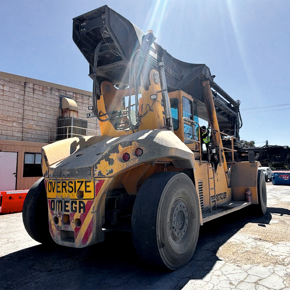 Used Omega 45.0T 5 High Diesel Reach Stacker - Image 8