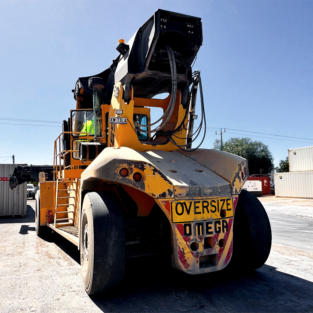 Used Omega 45.0T 5 High Diesel Reach Stacker - Image 9