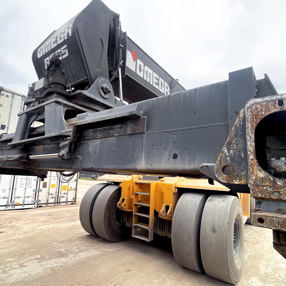 Used Omega 45.0T 5 High Diesel Reach Stacker - Image 12