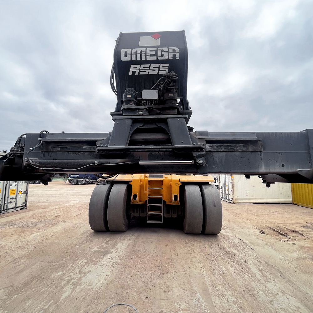 Used Omega 45.0T 5 High Diesel Reach Stacker - Image 13