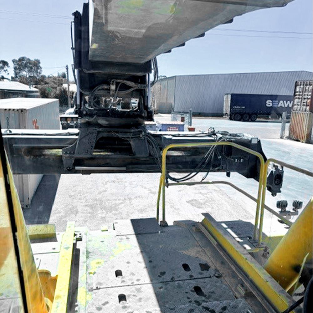 Used Omega 45.0T 5 High Diesel Reach Stacker - Image 17